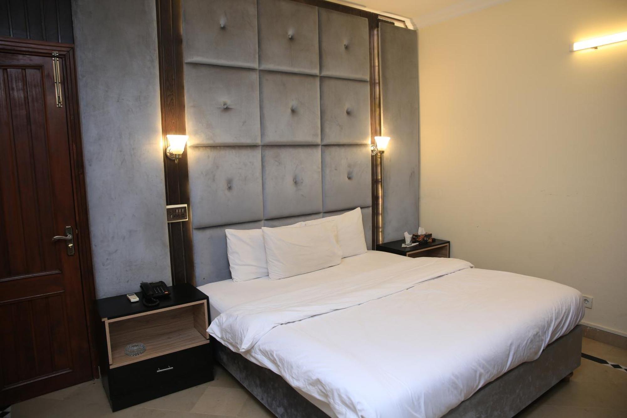 Orbit Residency F-7 Hotel อิสลามาบัด ภายนอก รูปภาพ