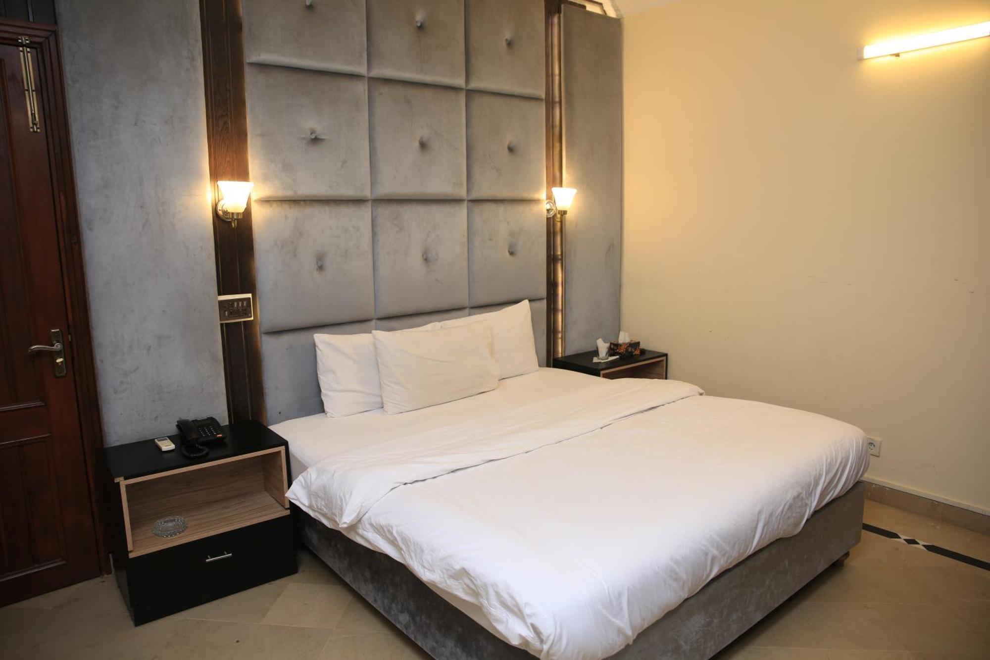 Orbit Residency F-7 Hotel อิสลามาบัด ภายนอก รูปภาพ
