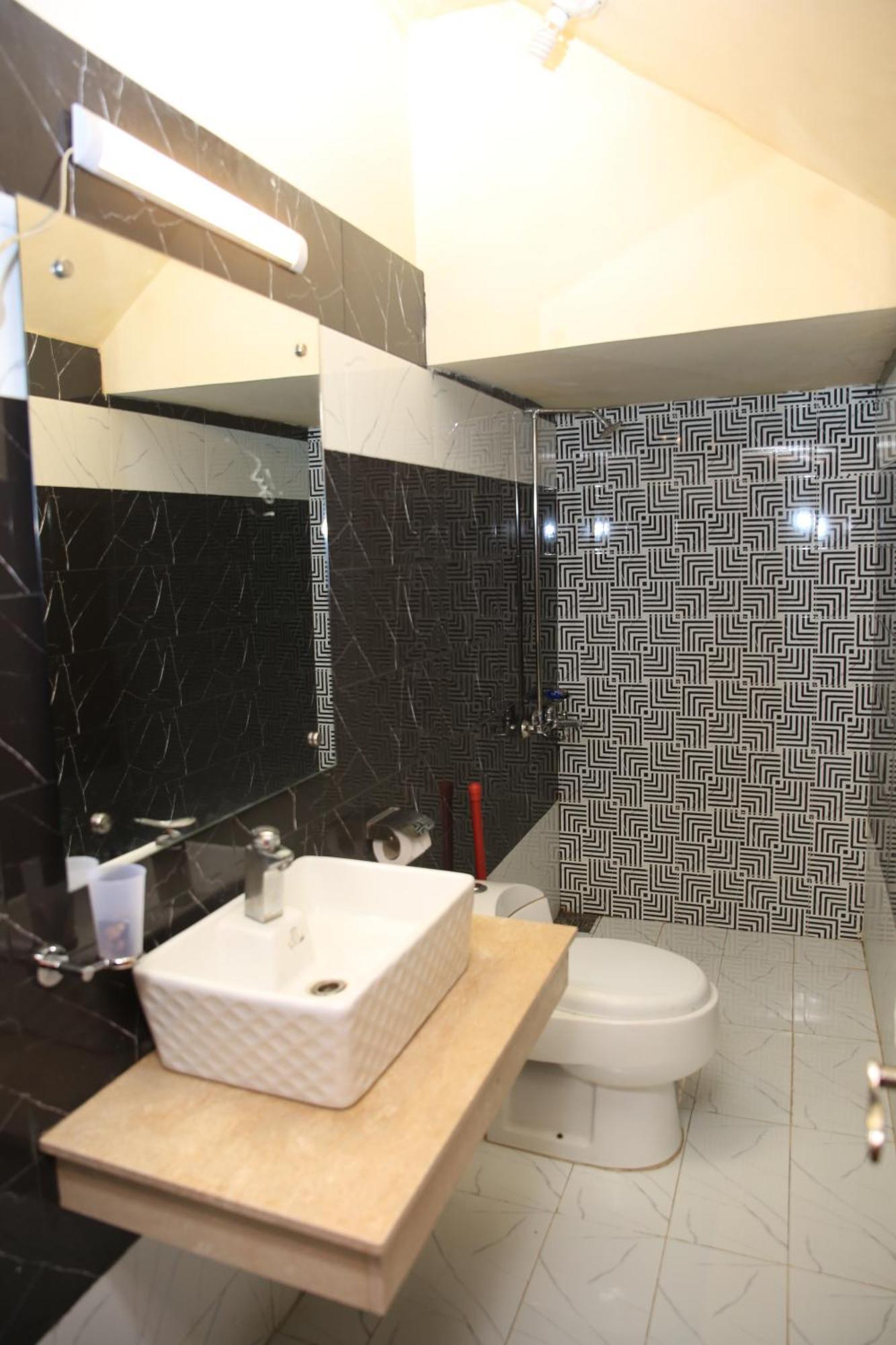 Orbit Residency F-7 Hotel อิสลามาบัด ภายนอก รูปภาพ