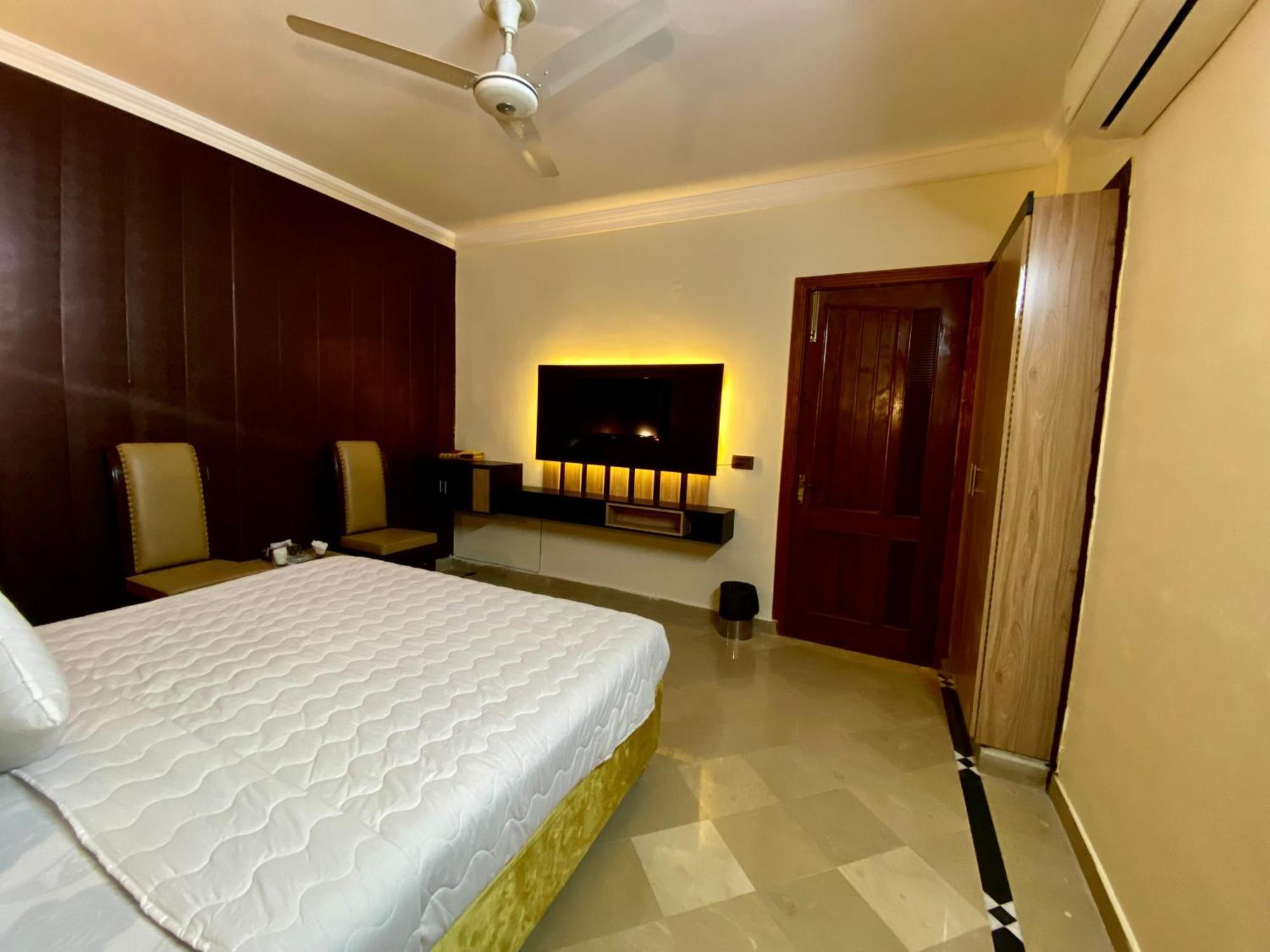 Orbit Residency F-7 Hotel อิสลามาบัด ภายนอก รูปภาพ