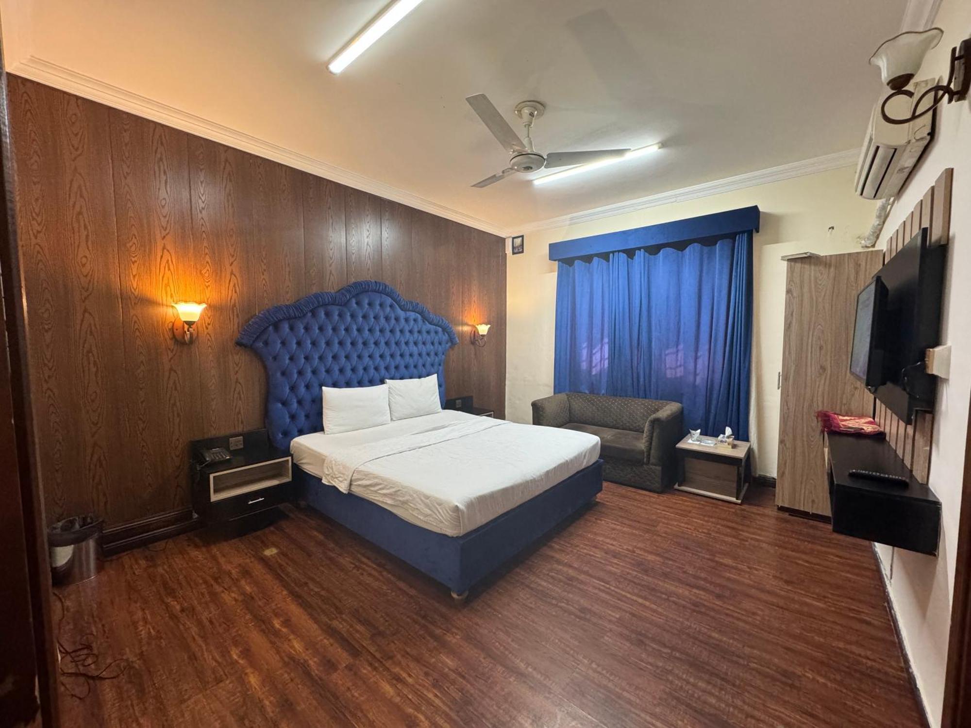 Orbit Residency F-7 Hotel อิสลามาบัด ภายนอก รูปภาพ